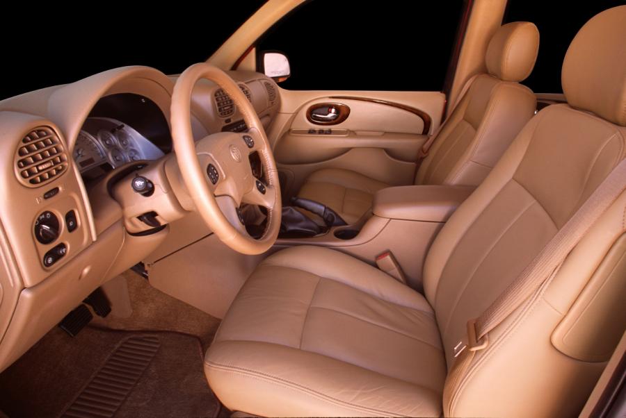  Buick Rainier 2004 года  (фото 9 из 13)